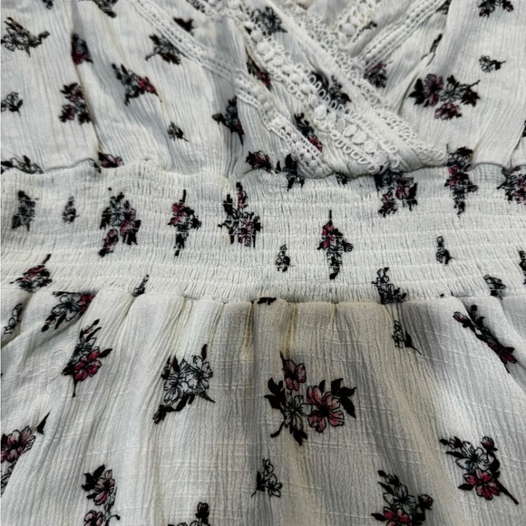American Rag white floral A line mini skirt, elastic waist, long sleeves, XS. - Picture 4 of 14